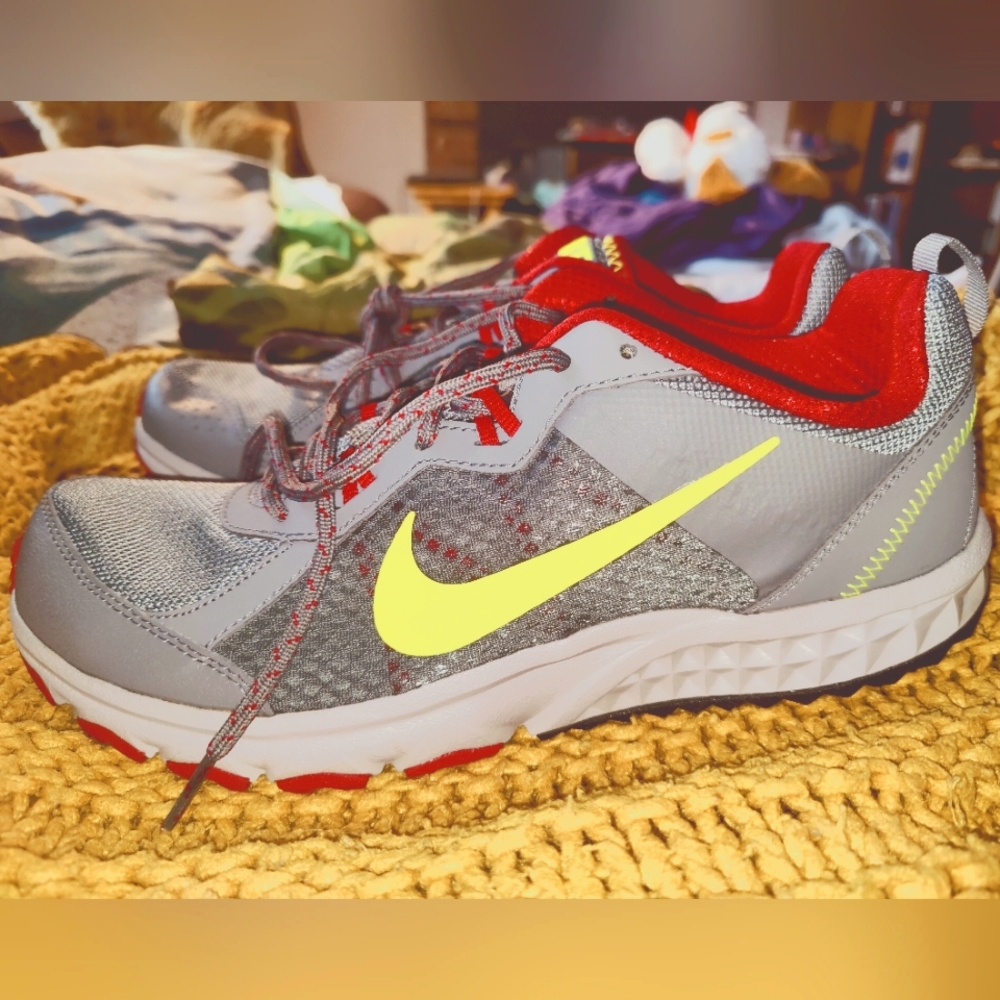 Nike Men's 9.5 Wild Trail Running Shoes